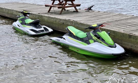 VOLE ! ! ! 2 jetskis pour le prix d'un au lac Houston à Huffman