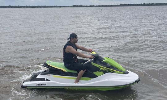 VOLE ! ! ! 2 jetskis pour le prix d'un au lac Houston à Huffman