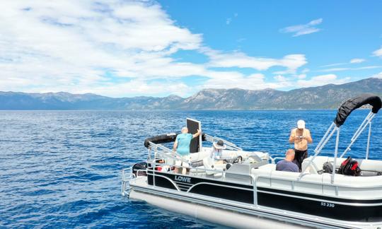 Lowe SS 230 Tritoon en Lago Tahoe