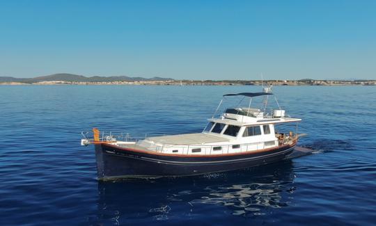 Alquiler de yate a motor Menorquin 160 Fly de 52 pies en Manacor, Illes Balears