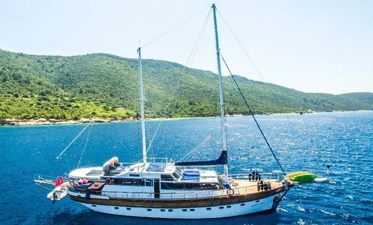 Goleta de vela de 78 pies para 10 personas en Muğla