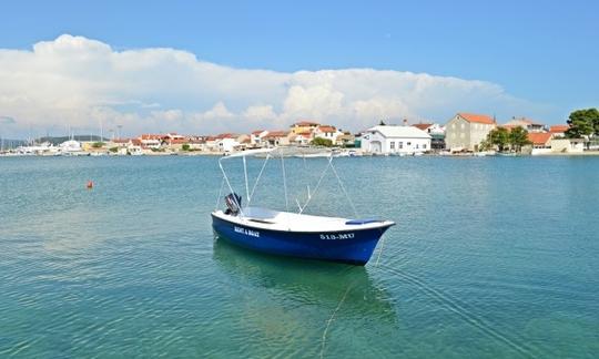 Alquila un Pasara Dinghy de 16 pies en Betina, Croacia