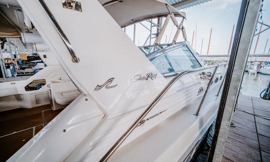 Yate de lujo para fiestas Sea Ray Cruiser de 46 pies en el lago Lewisville