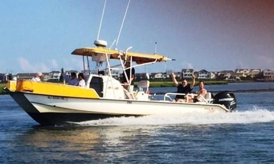 Alugue este barco de pesca com catamarã de 26 pés no console central em Brigantine, Nova Jersey