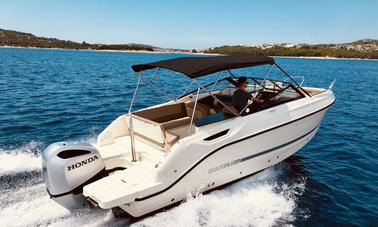 Quicksilver 755 Bowrider for Daily Trip in Tisno