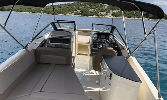 Quicksilver 755 Bowrider for Daily Trip in Tisno