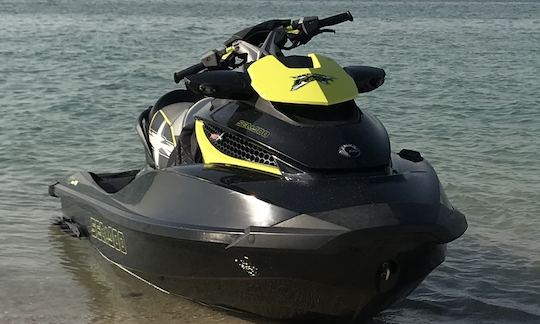 カタールのSeaDooジェットスキースーパーチャージャー付き