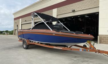 Amazing Moomba Mobius LSV 23' Powerboat Rental in Montgomery, Texas