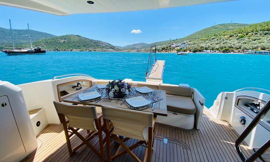 Aluguer de iates a motor Flybridge de luxo em Mugla