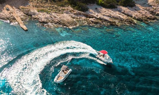 Louez une console centrale Fisherman Blumax 550 de 18 pieds à Vela Luka, Croatie