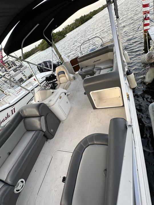 22ft Nice and Spacious Hurricane Pontoon Rental in Fort Myers, Florida