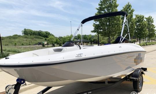 2020 Bayliner E16 Deck Boat Rental in La Valle, Wisconsin