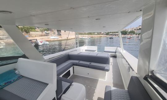 39' Custom Motor Yacht for Daily Tours in Hvar