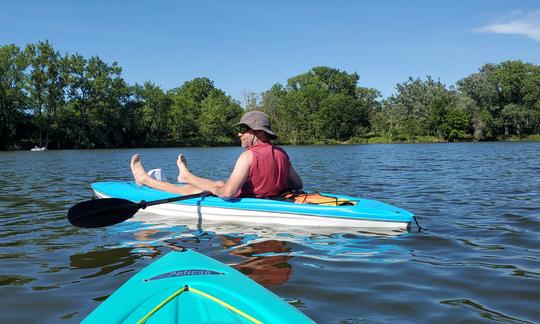 Kayaks récréatifs Pelican Trailblazer de 10 pieds à louer à Lake Bluff