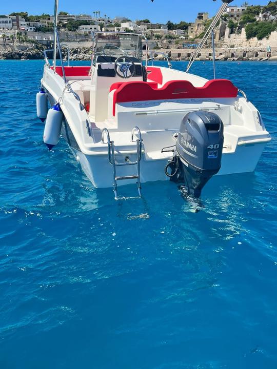 Bateau à moteur Cayman 585 2021 à louer à Castro Marina