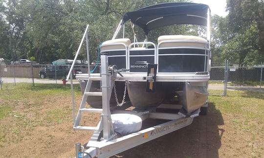 2013 Captained Bennington 26ft Pontoon Rental in Fort Walton Beach