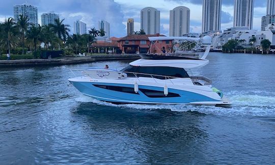 2018 Regal 42' Luxury Yacht for Day Charter or Sunset Cruise