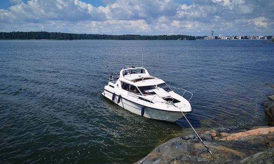 Cruzeiro fretado de iate a motor Marino 29 pés em Helsinque