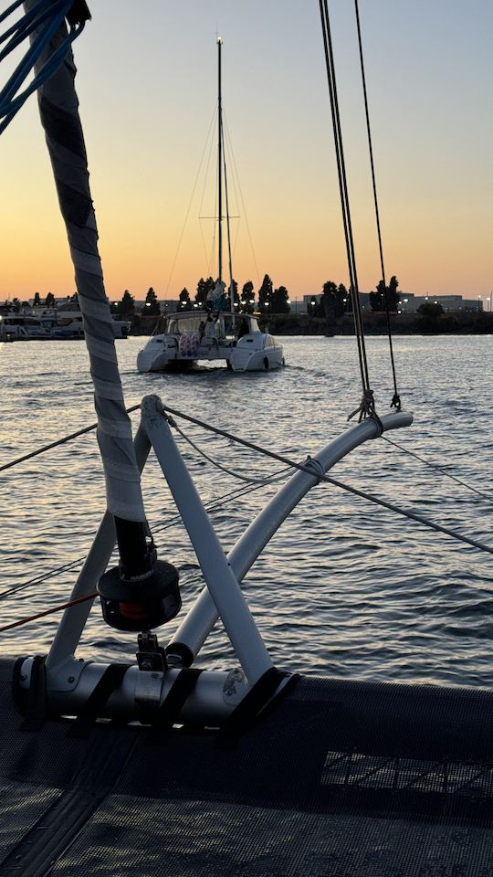 Excursiones en catamarán de 2,5 horas: navegue por la bahía de San Diego: de 1 a 6 pasajeros con billete