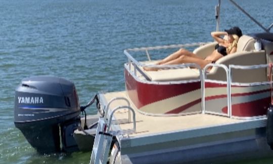 26' Bentley Pontoon 15 guest $175 - $225/hr on LAKE AUSTIN