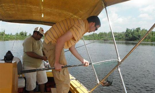 Fishing in Bolgoda Lake, Sri Lanka on a Fishing hull 19