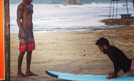 Aprende a surfear en Weligama, Sri Lanka