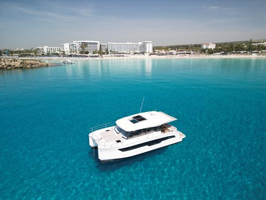 Catamaran de luxe Fountaine Pajot MY4S