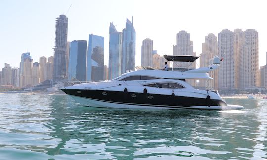 Alquiler de yate a motor Sunseeker de 56 pies en Dubái