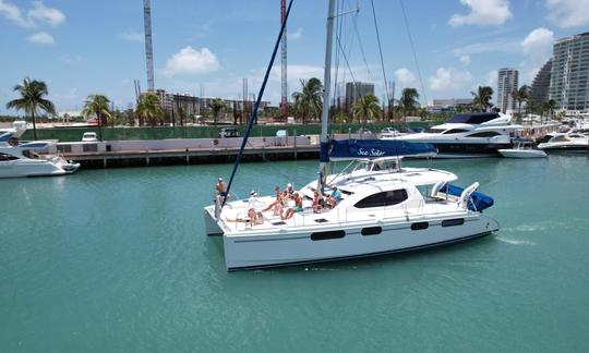 30 Persons 46' Cruising LEOPARD Sailing Catamaran in Cancún, For Charter