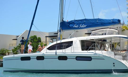 30 Persons 46' Cruising LEOPARD Sailing Catamaran in Cancún, For Charter