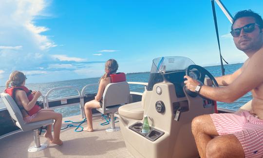 Fun - Sebastian Adventures - Pontoon Boat rental