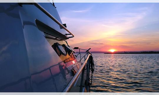 Passeios de barco inesquecíveis em Lisboa - Lazy Lisbon Cruises