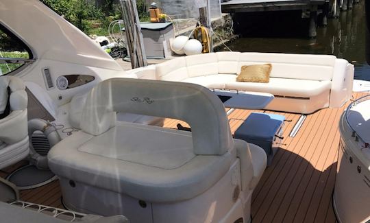 Searay Sundancer for Charter «Yolo» de 50 pies en Fort Lauderdale