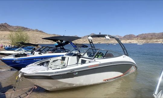 Bateau de fête de 24 pieds pour propriétaire le mieux noté avec tubing, wakeboard, jouets sur sable et wakesurf