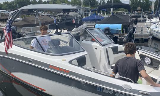 Bateau à réaction Yamaha de 24 pieds sur le lac White Bear - Capitaine fourni !