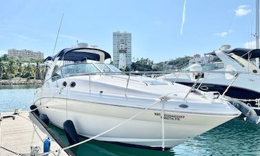 Location de yacht à moteur Sea Ray Sundancer de 32 pieds à Cabo San Lucas, en Colombie-Britannique