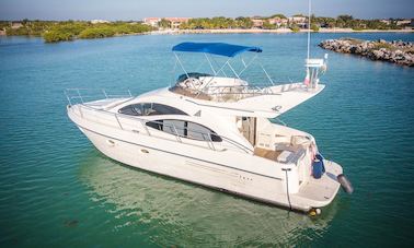 42' Azimut All-Inclusive Yacht Charter in Playa del Carmen.