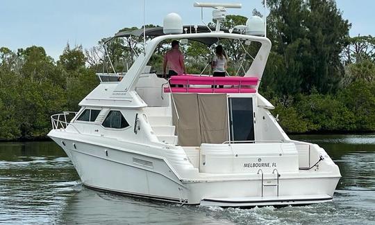 Location de yacht à moteur Sea Ray 440 EB « High Heels » à Merritt Island, en Floride