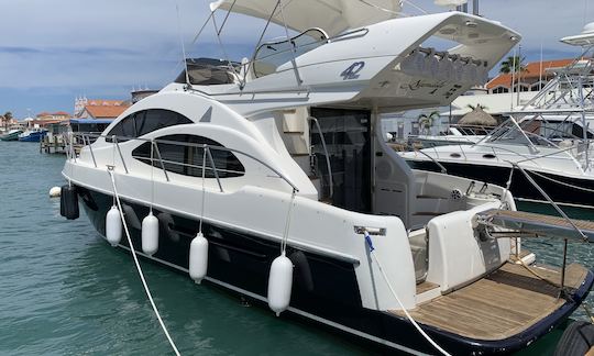 44' Azimut Luxury Yacht in Oranjestad, Aruba