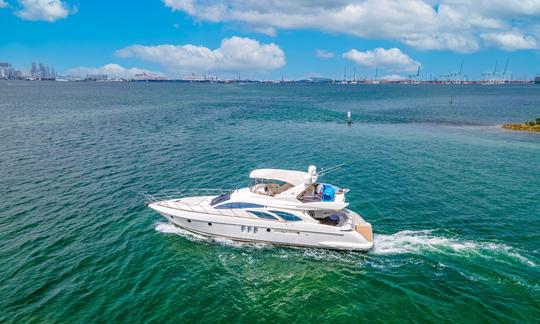 65' Azimut 🛥 | ¡Increíble yate de lujo en Miami, Florida!