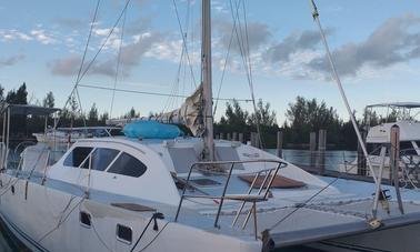 Bateau de fête en catamaran de 44 pieds sur l'île de Grand Bahamas