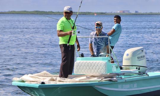 Grand bateau de pêche à la mouche à Cancún (4 personnes et équipage)