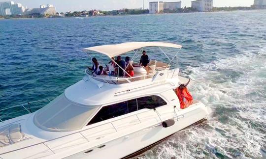 Naviguez sur Amazing Sea Ray (53 pieds) avec un flybridge, parfait pour 22 personnes (min 4 heures)