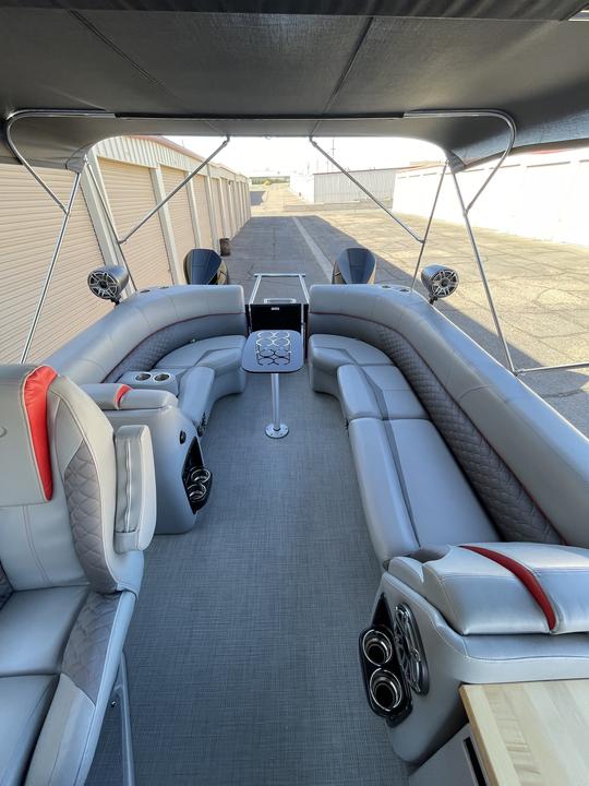 25ft Manitou Tritoon for up to 10 guests - Let the Good Times Begin!