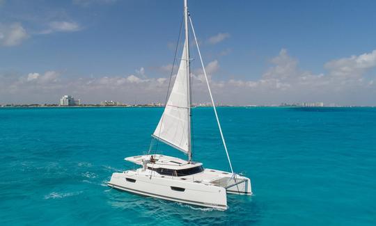 Aluguel de catamarã de luxo à vela de 47 pés para até 25 pessoas em Cancún e Isla Mujeres, México