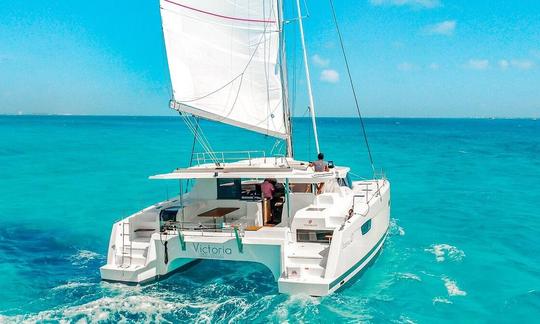 Aluguel de catamarã de luxo à vela de 47 pés para até 25 pessoas em Cancún e Isla Mujeres, México