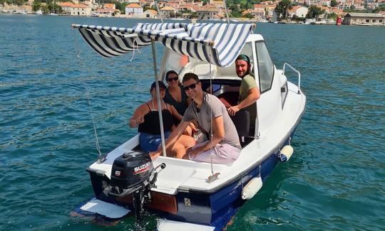 Barco Istranka de 5,2 m com motor externo para alugar em Sustjepan