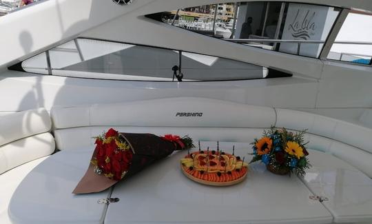 Megayate Azimut de 100 pies disponible para alquilar en Cabo San Lucas, México