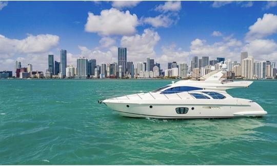 💥Hit the Water in Style with this 55' Azimut for up to 12 peoples in Miami 