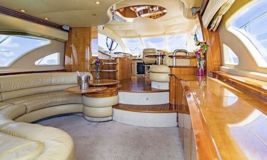 💥Hit the Water in Style with this 55' Azimut for up to 12 peoples in Miami 